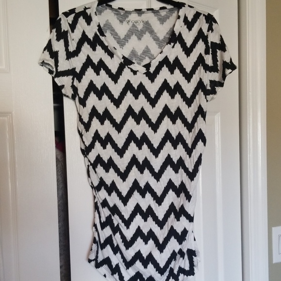 Cato Tops - Black & white chevron t shirt